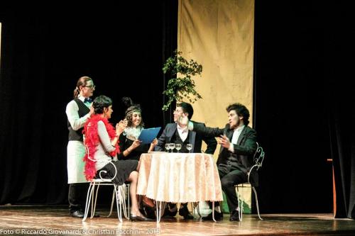 scena La vita è un'avventura al Teatro Cittadella. Regia di Giuseppe Radicia